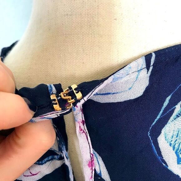 Adorable Floral French Connection Tee - Picture 8 of 10